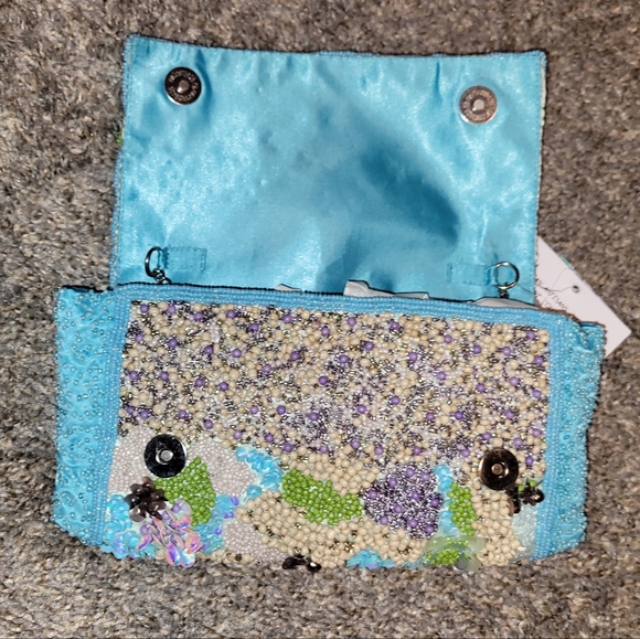 NWT Hand beaded clutch/crossbody bag - Picture 3 of 8
